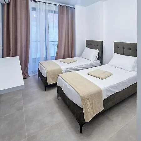 Kwitnaca Piwonia * Sarande